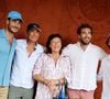 Olivier et Sandrine Kretz ont créé leur agence en 2007, rejoints par leurs quatre fils Martin, Valentin, Louis et Raphaël, avec une agence longtemps installée dans leur maison familiale de Boulogne-Billancourt.

La famille Kretz (série L'Agence sur TMC et Netflix) - Célébrités au Village lors des Internationaux de France de tennis de Roland Garros 2023 à Paris le 10 juin 2023. © Jacovides-Moreau/Bestimage