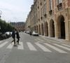 De son côté, le milliardaire français détient un impressionnant portefeuille de demeures historiques dans la capitale.

Illustration Place des Vosges à Paris