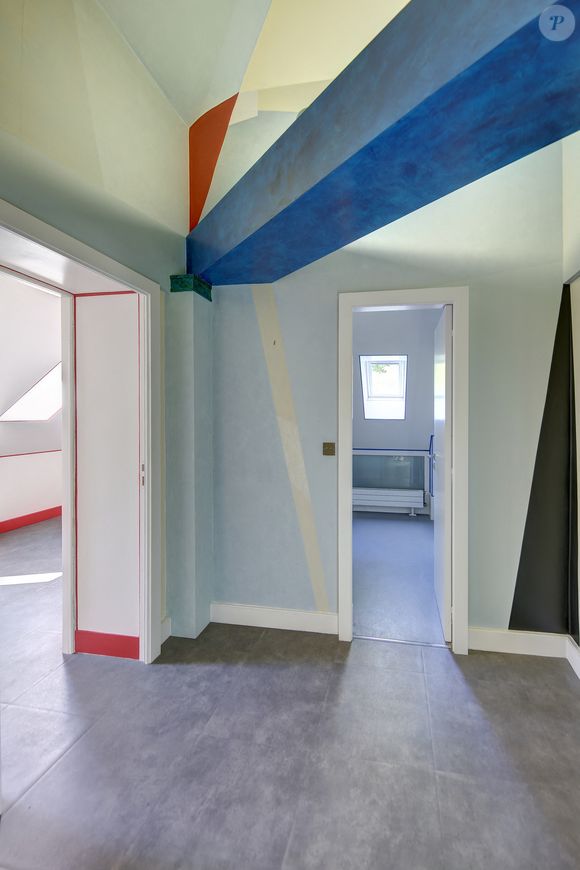 Exclusif - Située à Louveciennes, aux portes de Paris, sur le chemin des impressionnistes, cette belle demeure bourgeoise néo-classique, a été construite au milieu du XIXème siècle, appelée le "Domaine de Voisins", et ayant eu comme illustre propriétaire, Karl Lagerfeld. © Marc Ausset-Lacroix / Bestimage