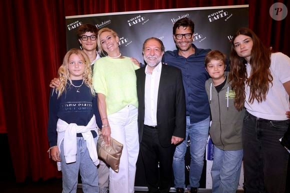 Elodie Gossuin son mari Bertrand avec leurs quatre enfants et Jean Pierre Hadida lors de la représentation du spectacle "Josephine Baker - Le Musical" à Bobino, Paris le 6 juin 2025.

© Cédric Perrin / Bestimage