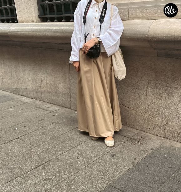 Découvrez cinq déclinaisons clés pour adopter la jupe longue sans commettre de faux pas stylistique.