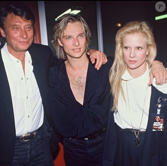 Archives - David Hallyday le soir de la première de sa tournée en 1991 avec son père Johnny Hallyday et sa mère Sylvie Vartan. (AGENCE / BESTIMAGE).