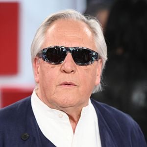 Exclusif - Gilbert Montagné - Enregistrement de l'émission Vivement dimanche au studio Rive Gauche , présentée par Michel Drucker . Diffusion sur France 3 le 29/03/2026. Photos prises le 18 mars 2026.
© Guillaume Gaffiot / Bestimage