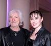 Ce lundi 18 août 2025, le célèbre chanteur fête son 96ème anniversaire. Un bel événement qu'il va certainement fêter avec son épouse Murielle, de 45 ans sa cadette. 

Hugues Aufray et sa femme Murielle (Muriel) Aufray lors de la cérémonie des Stéthos d'Or 2024 à Paris. Le 18 mars 2024 © Cédric Perrin / Bestimage