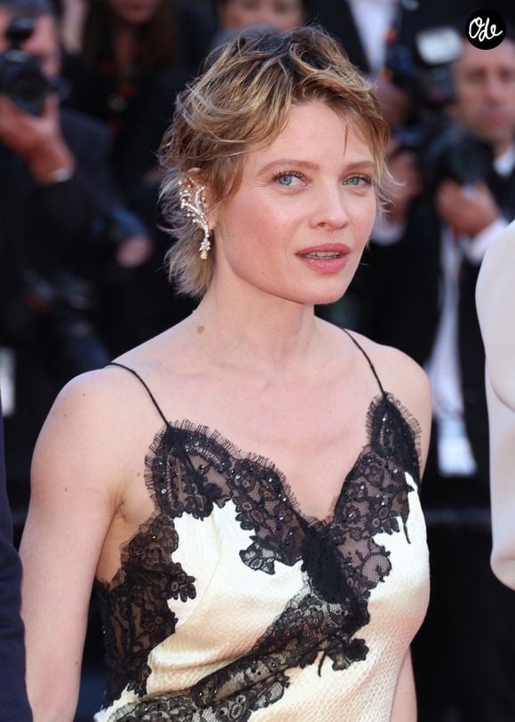 Melanie Thierry - Montée des marches du film "La vie d'une femme" lors du 79ème Festival International du Film de Cannes, le 14 mai 2026. © Denis Guignebourg/Bestimage