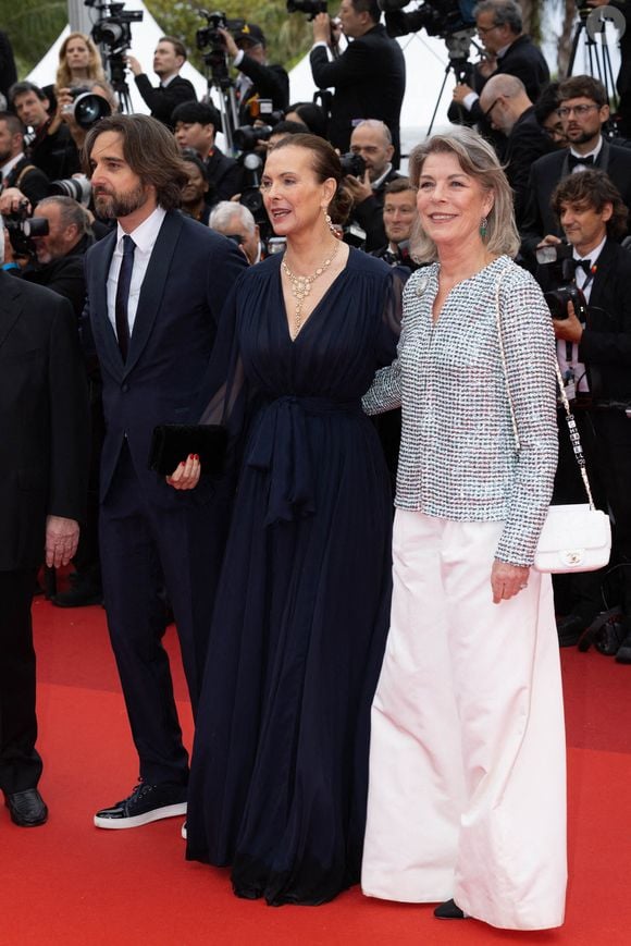 Dimitri Rassam, Carole Bouquet et la princesse Caroline de Monaco assistent au tapis rouge de "Killers Of The Flower Moon" lors de la 76e édition du festival de Cannes au Palais des Festivals le 20 mai 2023 à Cannes, France. Photo de Shootpix/ABACAPRESS.COM