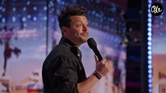 Le réalisateur Claude Zidi Jr, qui a donné vie au film, a révélé que l'humoriste et comédien de 35 ans avait lui-même "acheté un bien en viager il y a quelques années". 

Kev Adams cartonne dans l'émission TV "America's Got Talent", l'équivalent de l'émission "La France a un incroyable talent", à Los Angeles.
