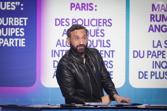 Exclusif - Cyril Hanouna, sur le plateau de l’émission « TPMP » présentée par C.Hanouna et diffusée en direct sur C8, Paris, France, le 24 fevrier 2025. © Jack Tribeca / Bestimage