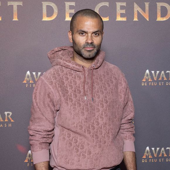 L'ancien basketteur français Tony Parker assiste à la première européenne du film « Avatar : Fire And Ash » le 5 décembre 2025 à la « Seine Musicale » de Boulogne-Billancourt, près de Paris, en France. 

Photo de Alexis Jumeau/ABACAPRESS.COM