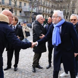Bernard Laporte, Pascal Praud arrivant à la cérémonie d'enterrement de Rolland Courbis à l'église de la Madeleine à Paris, France, le 14 janvier 2026. Rolland Courbis, ancien footballeur français, entraîneur et commentateur médiatique au franc-parler, est décédé à l'âge de 72 ans. Photo par Jerome Domine/ABACAPRESS.COM