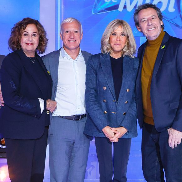 Ne ratez pas cet événement ! 

Brigitte Macron entourée de Anne Barrère, Présidente et Vice-Présidente de la Fondation des Hôpitaux, Didier Deschamps, parrain de l’opération Pièces Jaunes et Jean-Luc Reichmann pour "Les douze coups de midi"