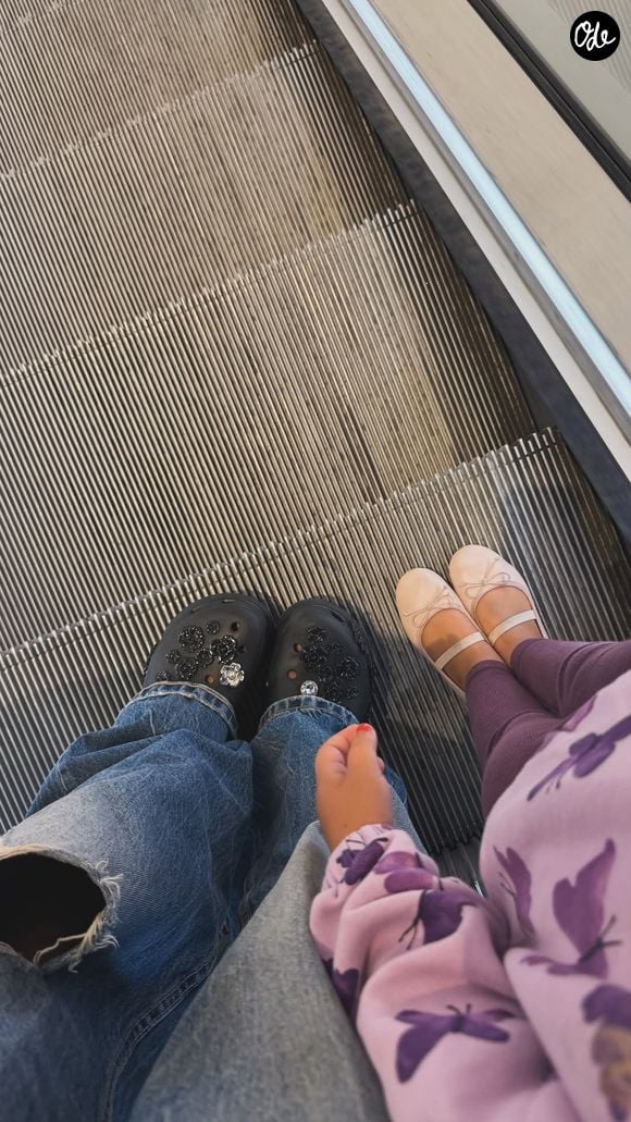 Liham a notamment renouvelé sa garde-robe.

Vitaa a partagé sa séance shopping avec ses enfants. Capture d'écran Instagram