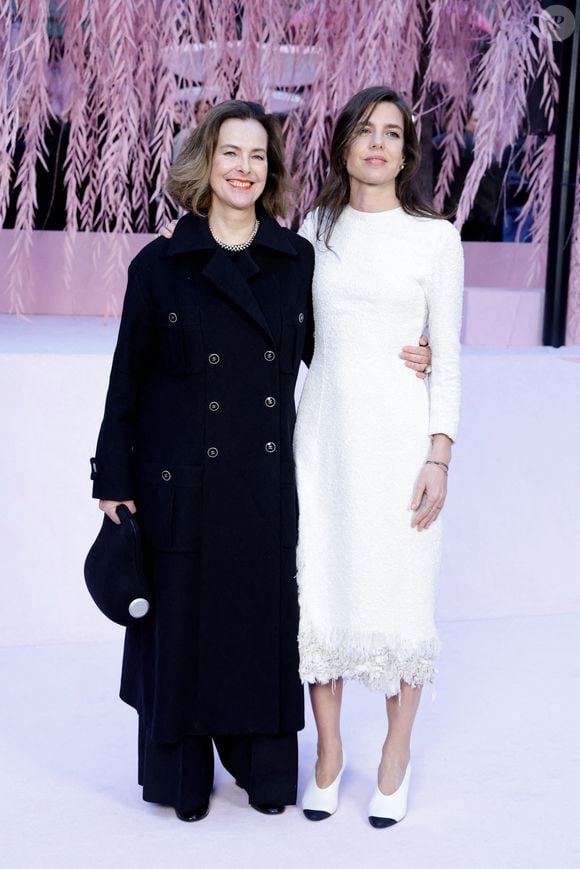 Lors de la Fashion Week de Paris

Carole Bouquet et Charlotte Casiraghi au photocall du deuxième défilé Chanel "Collection Haute Couture Printemps/Eté 2026", lors de la Fashion Week de Paris, le 27 janvier 2026

© Olivier Borde / Bestimage