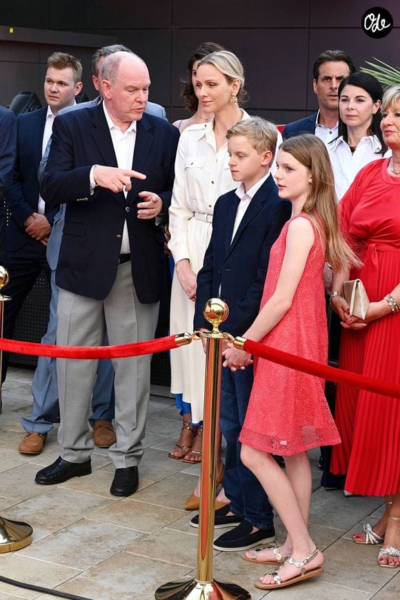 Le prince Albert II de Monaco, la princesse Charlène de Monaco, la princesse Gabriella de Monaco, comtesse de Carladès, et le prince Jacques de Monaco, marquis des Baux, assistent à l’inauguration de l’espace thématique consacré à la Principauté de Monaco à Europa-Park, à Rust, en Allemagne, le 29 juin 2026. © Dana Press/Bestimage