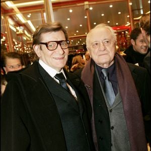 L'intérieur, décoré par Jacques Grange, mêle fresques murales, tapis orientaux et objets d'art dans une atmosphère inspirée par l'univers de Marcel Proust.

Yves Saint Laurent et Pierre Bergé - Anniversaire de la boutique Loulou de la falaise.
© RINDOFF-BORDE / BESTIMAGE