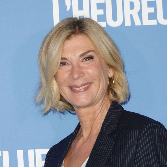 En parallèle, elle se produit aussi régulièrement sur scène au théâtre

Michèle Laroque - Avant-première du film "L'heureuse élue" au cinéma UGC Bercy à Paris, France, le 11 Septembre 2024. © Coadic Guirec/Bestimage