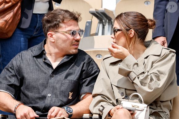 Antoine Dupont et sa compagne Iris Mittenaere en tribunes lors de la finale messieurs des Internationaux de France de Tennis de Roland Garros 2025 (jour 15), à Paris, France, le 8 juin 2025. © Cyril Moreau/Bestimage