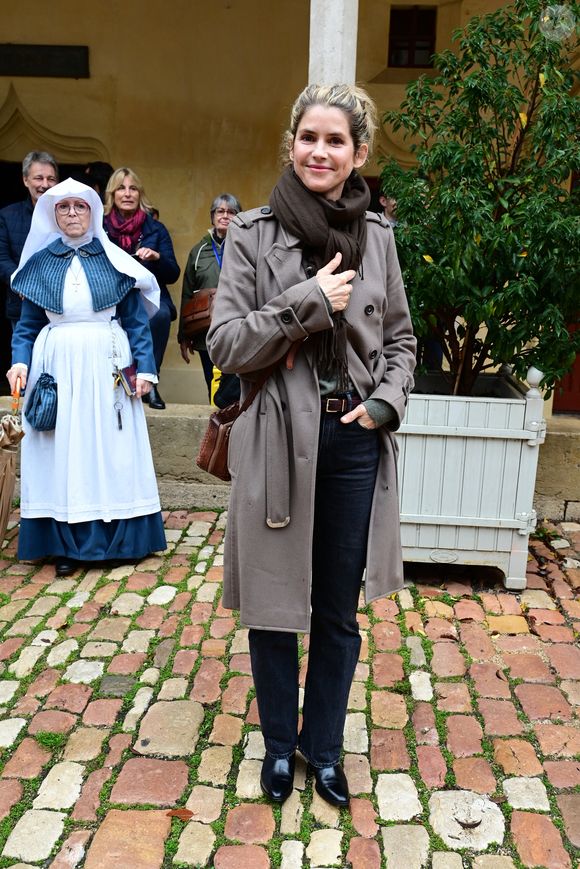 Alice Taglioni lors de la 165e vente aux enchères des Hospices de Beaune, le 16 novembre 2025. © Romain Doucelin / Bestimage