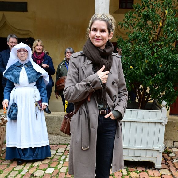 Alice Taglioni lors de la 165e vente aux enchères des Hospices de Beaune, le 16 novembre 2025. © Romain Doucelin / Bestimage