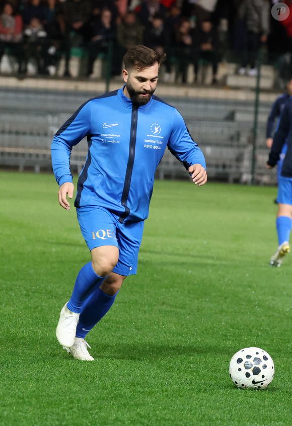 Kendji Girac durant la première édition du " match des légendes " opposant l'équipe des Légendes, les anciens de Cannes, à l'équipe des Etoiles avec pour capitaine Didier Deschamps, au stade Pierre de Coubertin à Cannes, le 30 octobre 2025. 
© Dominique Jacovides / Bruno Bebert / Bestimage
