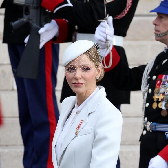 La princesse Charlene de Monaco - La famille princière Monégasque arrive à la cathédrale Notre-Dame-immaculée de Monaco le jour de la fête nationale à Monaco le 19 novembre 2025. © Dominique Jacovides - Bruno Bebert / Bestimage