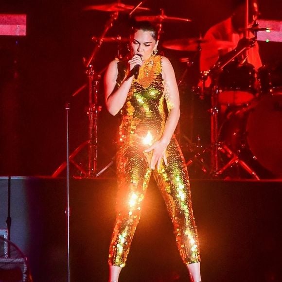 Jessie J, un drapeau brésilien sur les épaules, en concert lors du festival "Rock in Rio" à Rio de Janeiro. Backgrid USA / Bestimage