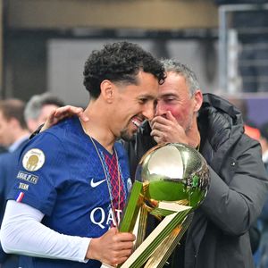Luis Enrique, Marquinhos - Le Paris Saint-Germain (PSG) est sacré Champion de France 2026 lors de sa rencontre face au Paris FC (2-1) au stade Jean Bouin à Paris, le 17 mai 2026.
© Christian Liewig/Bestimage
