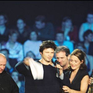 Dans un post sur Facebook, Serge Teyssot-Gay a pris la parole.

Noir Désir reçoit la Victoire de la Musique 2002 du meilleur album rock de l'année.

Photo : AGENCE / BESTIMAGE