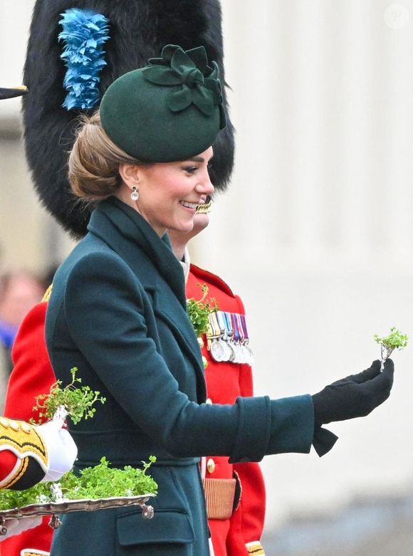 Catherine (Kate) Middleton, princesse de Galles, colonel des Irish Guards, visite le régiment lors du défilé de la Saint-Patrick à la caserne Wellington de Londres, Royaume Uni, le 17 mars 2025. © Zahu/Backgrid UK/Bestimage