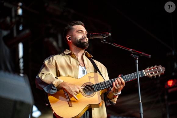 Kendji Girac en concert lors du festival de musique du Printemps de Perouges au Chateau de Saint-Maurice-de-Remens le 29 juin 2025. © Sandrine Thesillat / PsNewZ / Bestimage