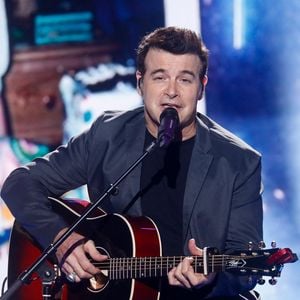 Exclusif -  Roch Voisine, idole d'enfance de Faustine Bollaert, vient la surprendre au cours de l'émission - Surprises - Enregistrement de l'émission "La boîte à secrets N°18", présentée par F.Bollaert et diffusée le 12 janvier 2024 sur France 3
© Christophe Clovis / Bestimage