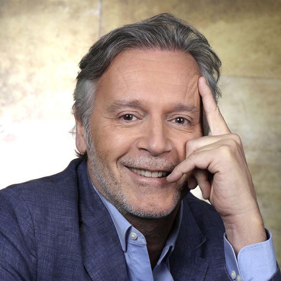 S'il précise toujours que l'abus d'alcool est bien sûr dangereux pour la santé, l'ancien reporter de guerre espère bien voir son nouveau projet décoller, surtout en cette période de fête.

Portrait de Jean-Michel Maire lors de l'enregistrement de l'émission "Chez Jordan". Le 7 décembre 2022
© Cédric Perrin / Bestimage