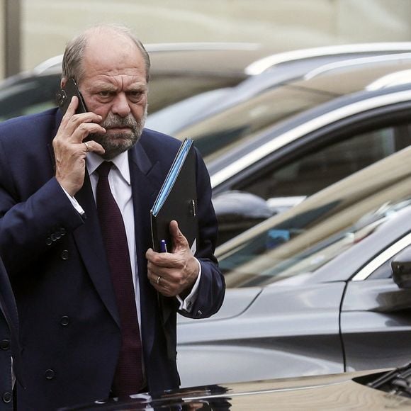 Eric Dupond-Moretti, ministre de la Justice, garde des Sceaux quitte le Comité interministériel des villes à l'hôtel de Matignon, à Paris, France, le 30 juin 2023. Dans le contexte des tensions que connaissent certaines villes, le déroulé du CIV a été adapté : il permettra d’échanger sur les événements actuels et de présenter les mesures que porte le Gouvernement en faveur des quartiers prioritaires de la politique de la ville: le plan "Quartiers 2030". © Stéphane Lemouton/Bestimage
