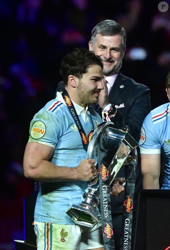 Avec son frère Clément, il a rénové la métairie familiale pour en faire le Domaine de Barthas en 2021.
Match de rugby du Tournoi des Six Nations : La France l'emporte sur l'Angleterre 48 - 46 au Stade de France à Saint-Denis le 14 mars 2026 © Christian Liewig / Bestimage