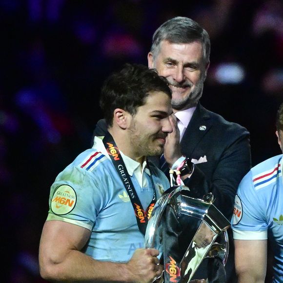 Avec son frère Clément, il a rénové la métairie familiale pour en faire le Domaine de Barthas en 2021.
Match de rugby du Tournoi des Six Nations : La France l'emporte sur l'Angleterre 48 - 46 au Stade de France à Saint-Denis le 14 mars 2026 © Christian Liewig / Bestimage
