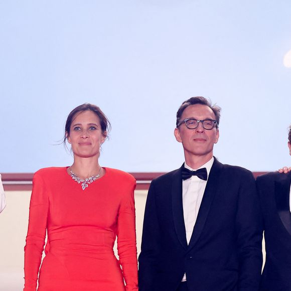 Dimitri Rassam, Julie De Bona, Alexandre de La Patellière, Patrick Mille, Pierre Niney - Descente des marches du film « Le comte de Monte-Cristo » lors du 77ème Festival International du Film de Cannes, au Palais des Festivals à Cannes. Le 22 mai 2024
© Jacovides-Moreau / Bestimage