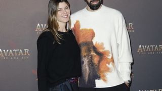 Nikola Karabatic a épousé Géraldine Pillet, sa compagne depuis 15 ans, qui fait sensation avec une tenue très originale
