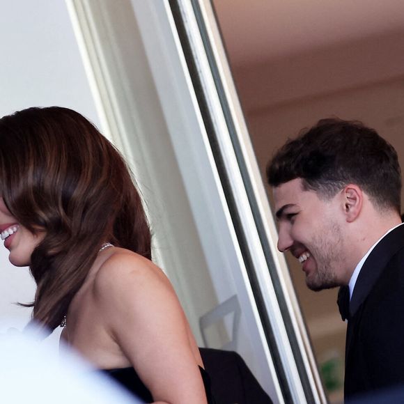 Antoine Dupont et sa compagne Iris Mittenaere - Antoine Dupont et sa compagne Iris Mittenaere se retrouvent sur les marches  du film « Dossier 137 » lors du 78ème Festival International du Film de Cannes le 15 mai 2025.

© Jacovides / Moreau / Bestimage