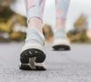 La marche seule ne suffit pas à préserver la force en vieillissant.

Photo prise par Sincerely Media / Unsplash