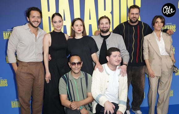 L’événement réunissait également Hakim Jemili, Laura Felpin, Benjamin Tranié et Mourad Winter.

Alexandre Kominek, le réalisateur Mourad Winter, Laura Felpin, Benjamin Tranié, Hakim Jemili et Florence Foresti lors de la première du film "Une famille de bâtards" au cinéma Pathé Palace à Paris le 7 juin 2026. © Coadic Guirec / Bestimage