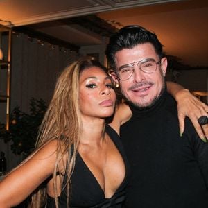 Mia Frye, Vincent Niclo au dîner de Noël organisé par M.Gargia et C.Rizk au restaurant La Baia Paris le 23 novembre 2025.

© Philippe Baldini / Bestimage