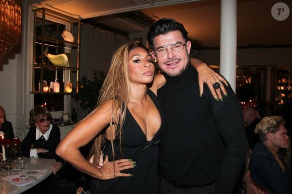 Mia Frye, Vincent Niclo au dîner de Noël organisé par M.Gargia et C.Rizk au restaurant La Baia Paris le 23 novembre 2025.

© Philippe Baldini / Bestimage