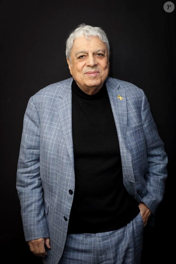 Interrogé par Guillaume Pley sur un sujet délicat (l’infidélité), Enrico Macias a livré une réflexion nuancée, teintée d’humour et de sincérité... Exclusif - Enrico Macias - Rendez-Vous avec Enrico Macias à l’occasion de sa venue à Radio J - Paris - © Jack Tribeca / Bestimage