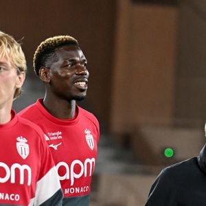 Le milieu de terrain de l'AS Monaco affirme que les tensions se sont apaisées et que sa mère, Yeo Moriba, a enfin retrouvé une forme de paix après ce terrible feuilleton.
Paul Pogba, Bruno Genesio, entraineur de Lille lors du match de football en ligue 1 Monaco - Lille au stade Louis II de Monaco le 10 mai 2026.
© Lionel Urman / Bestimage