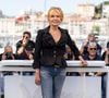 À l'affiche du Festival Off d'Avignon avec "Mon cowboy", une pièce qu'elle a elle-même écrite, la comédienne de 68 ans revient avec beaucoup de sincérité, mais aussi d'humour, sur ce qu'elle a traversé à la fin de l'année 2019.

Clémentine Célarié au photocall du film "Si Tu Penses Bien" (Think Good)" lors du 79ème Festival International du Film de Cannes, France, le 16 mai 2026. © Jacovides-Moreau/Bestimage