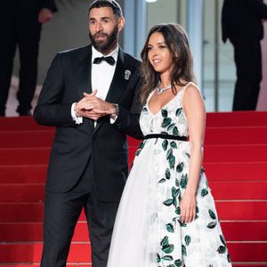 Karim Benzema et sa compagne Lyna Khoudri à la descente des marches du film « 13 jours 13 nuits » lors du 78ème Festival International du Film de Cannes. Le 23 mai 2025
© Olivier Borde/ Bestimage