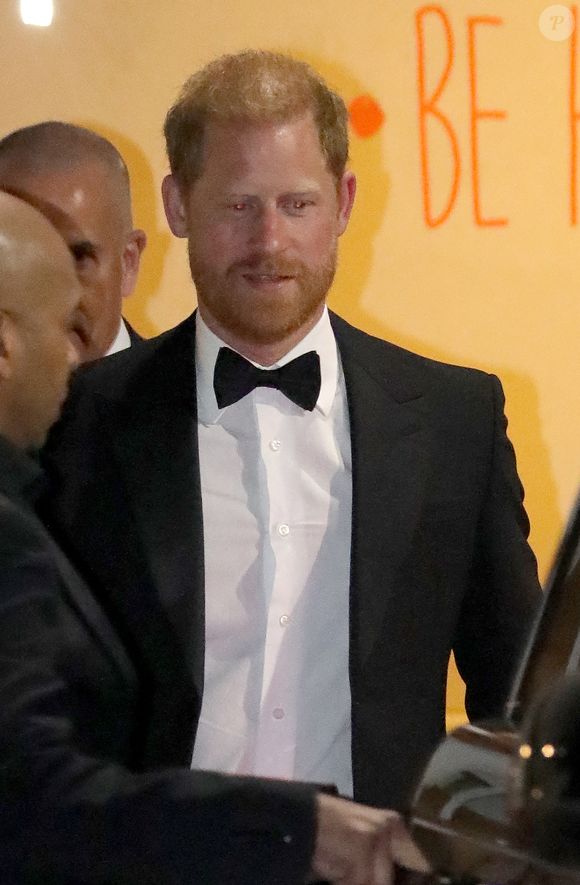 Exclusif - Le prince Harry assiste à la cérémonie des Légendes Vivantes de l'Aviation à Beverly Hills, le 25 avril 2025.

Photo : Coleman-Rayner / Bestimage