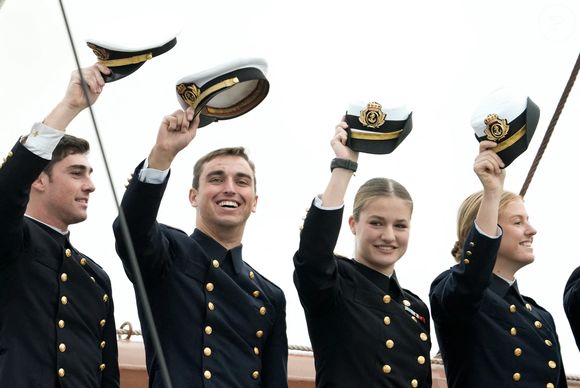 Le roi Felipe VI et la reine Letizia d'Espagne président les adieux du « Juan Sebastián de Elcano » avec l'Infante Leonor comme aspirante à Cadix - 11 janvier 2025