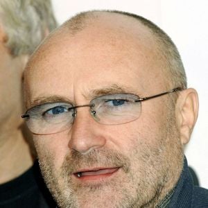 Le chanteur et batteur de Genesis, Phil Collins, pose lors d'un photocall pour annoncer la tournée "Turn It On Again" à l'hôtel Mayfair à Londres, Royaume-Uni, le 7 novembre 2006. Photo Yui Mok/PA-Empics/ABACAPRESS.COM