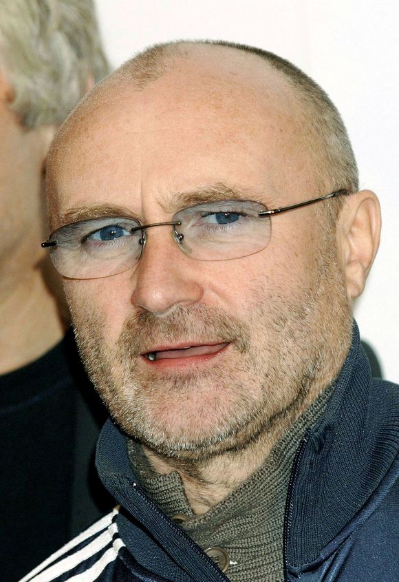 Le chanteur et batteur de Genesis, Phil Collins, pose lors d'un photocall pour annoncer la tournée "Turn It On Again" à l'hôtel Mayfair à Londres, Royaume-Uni, le 7 novembre 2006. Photo Yui Mok/PA-Empics/ABACAPRESS.COM
